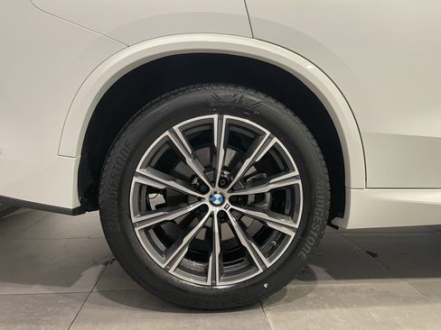 Certified 2024 BMW X5 xDrive40i w/ M Sport Package AWD/4WD image 9