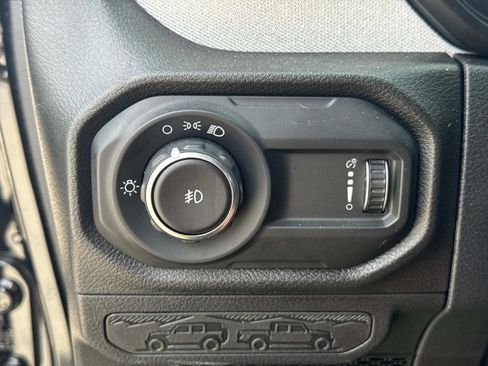 Used 2026 Jeep Wrangler Sport AWD/4WD image 19