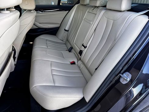 Used 2019 BMW 530i w/ Premium Package image 28