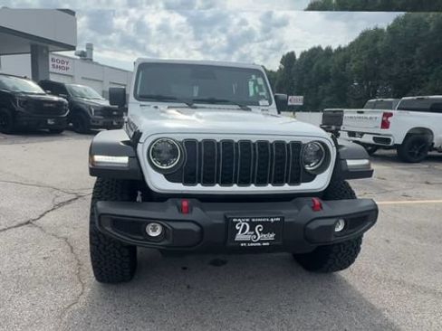 Used 2026 Jeep Wrangler Unlimited Rubicon AWD/4WD image 3
