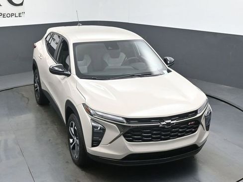 New 2026 Chevrolet Trax RS w/ Driver Confidence Package FWD image 25