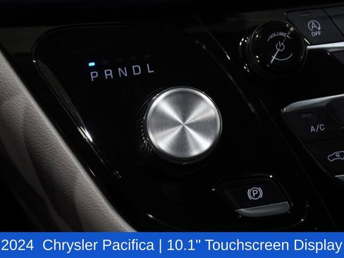 Used 2024 Chrysler Pacifica Touring-L image 24