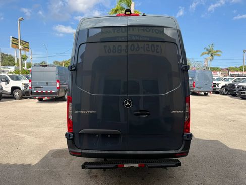 Used 2019 Mercedes-Benz Sprinter 170 image 4