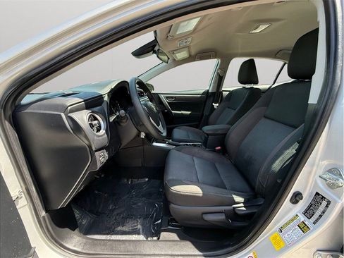 Used 2019 Toyota Corolla LE FWD image 2