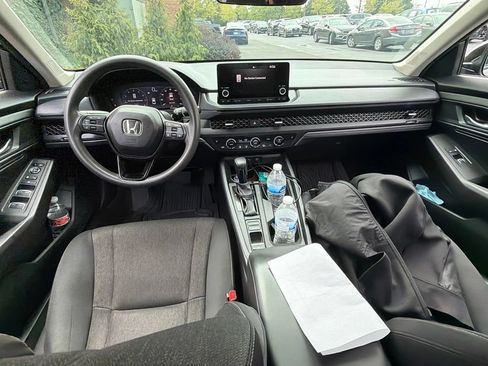 Used 2025 Honda Accord SE image 13