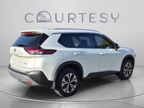 Certified 2021 Nissan Rogue SV w/ Premium Package FWD image 7