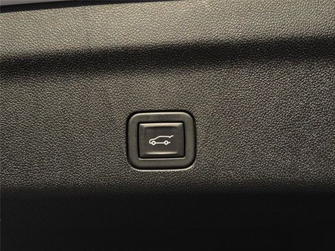 Used 2024 GMC Yukon AT4 w/ AT4 Premium Plus Package AWD/4WD image 28