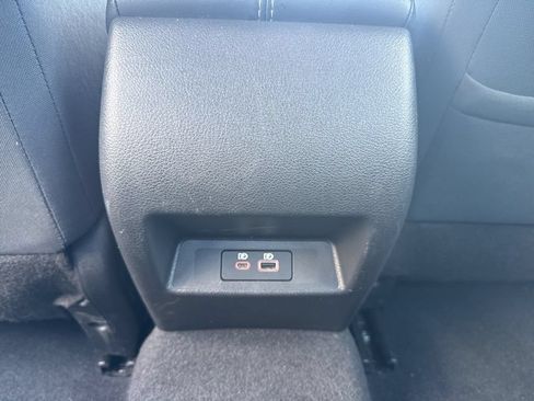 Used 2025 Nissan Altima 2.5 SV FWD image 11