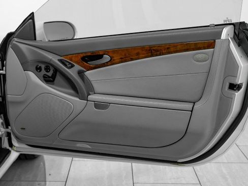 Used 2005 Mercedes-Benz SL 500 image 37