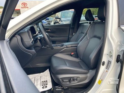 Used 2025 Toyota Crown Signia XLE image 14