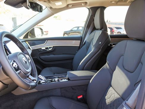 New 2026 Volvo XC90 B5 Plus w/ Protection Package image 20