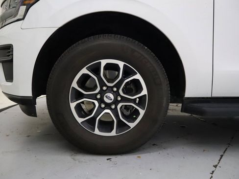 Certified 2022 Ford Expedition XLT image 12