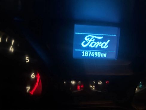 Used 2016 Ford Transit 250 148 Medium Roof image 9