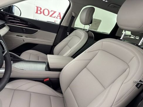 New 2026 Lincoln Nautilus Premier image 13