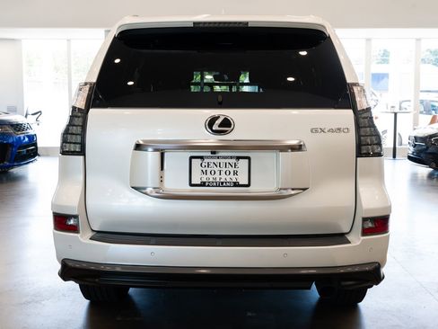 Used 2023 Lexus GX 460 Premium w/ Accessory Package AWD/4WD image 5