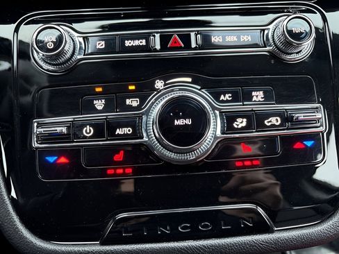 Used 2022 Lincoln Corsair Reserve image 19