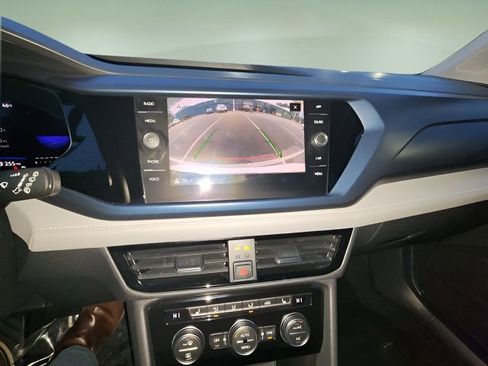 Used 2024 Volkswagen Taos SE image 27