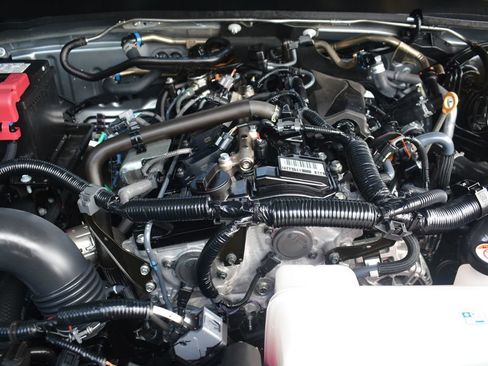 Used 2025 Toyota Tacoma SR AWD/4WD image 27