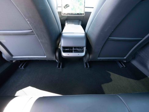 Used 2021 Tesla Model 3 Standard Range Plus RWD image 19