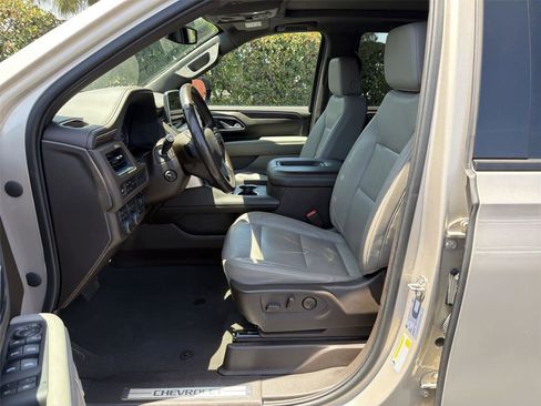 Used 2021 Chevrolet Tahoe Z71 w/ Z71 Signature Package AWD/4WD image 12