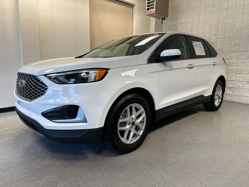 Used 2024 Ford Edge SEL AWD/4WD image 2
