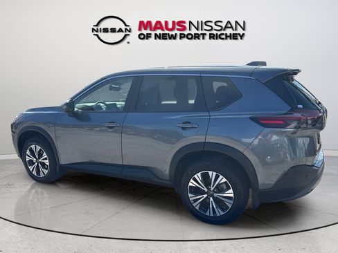Certified 2022 Nissan Rogue SV FWD image 8