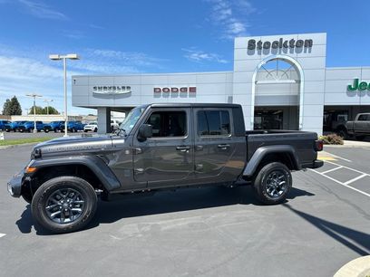New 2026 Jeep Gladiator Sport