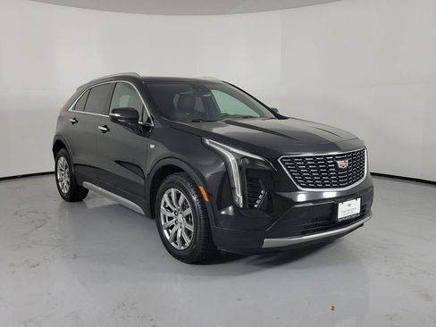 Used 2021 Cadillac XT4 Premium Luxury FWD image 1
