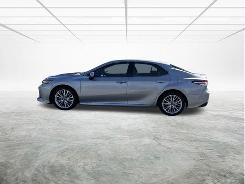 Used 2018 Toyota Camry L image 7