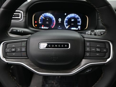 Used 2024 Jeep Wagoneer Series II image 18