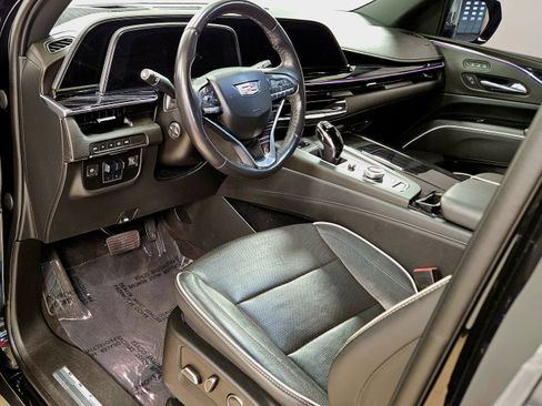 Used 2022 Cadillac Escalade ESV Sport AWD/4WD image 45