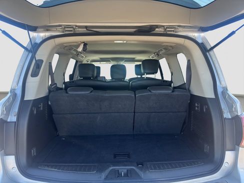 Used 2016 INFINITI QX80 4WD w/ Driver's Assistance Package image 19