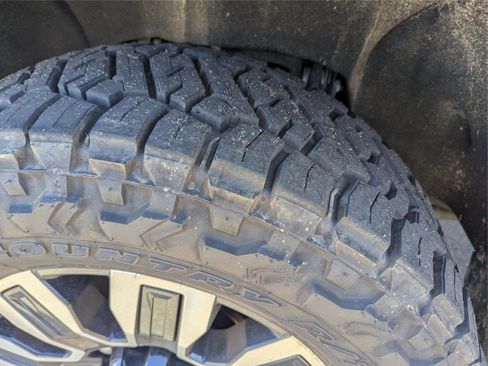 Used 2024 GMC Sierra 2500 Denali Ultimate image 11