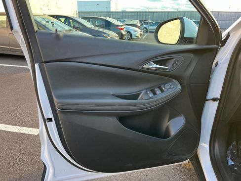 Used 2025 Buick Encore GX Preferred image 20