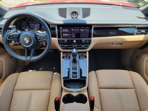 Used 2026 Porsche Macan AWD/4WD image 12