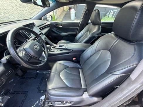 Used 2019 Toyota Avalon XLE w/ Moonroof Package FWD image 18