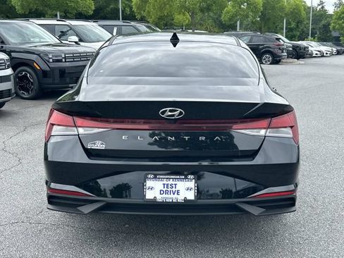 Certified 2023 Hyundai Elantra SEL w/ Convenience Package FWD image 6