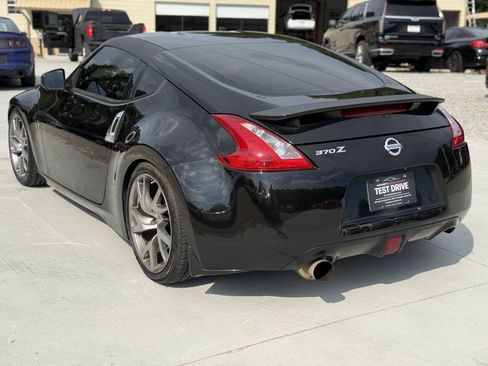 Used 2016 Nissan 370Z Coupe RWD image 5