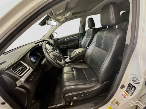 Used 2018 Toyota Highlander SE AWD/4WD image 13