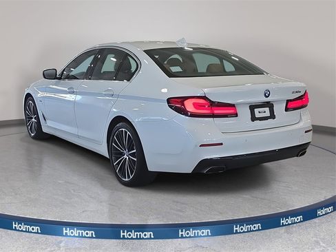 Used 2023 BMW 530e w/ Premium Package image 8