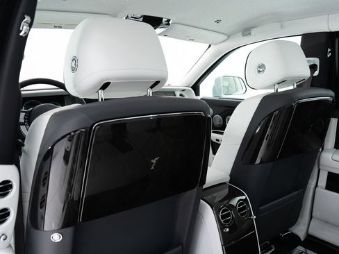 Certified 2023 Rolls-Royce Phantom Sedan image 24