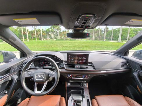 Used 2022 Audi Q5 2.0T Prestige w/ Prestige Package AWD/4WD image 6