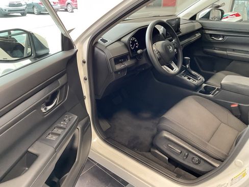 Used 2025 Honda CR-V EX image 9