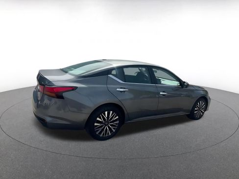 Used 2025 Nissan Altima 2.5 SV image 14