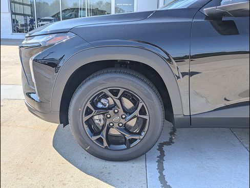 New 2026 Chevrolet Trax LT w/ Driver Confidence Package FWD image 10