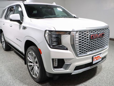 Used 2023 GMC Yukon Denali w/ Denali Reserve Package AWD/4WD image 5