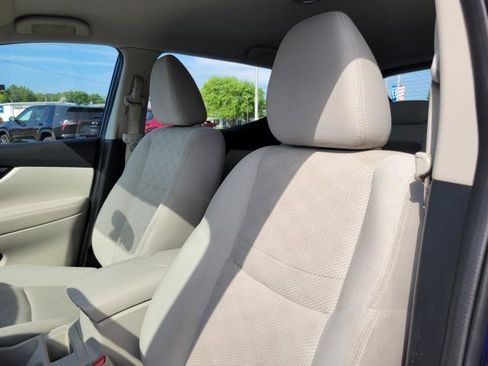 Used 2018 Nissan Rogue Sport SV AWD/4WD image 10