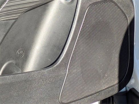 Certified 2017 Jeep Cherokee Latitude w/ Comfort/Convenience Group image 13