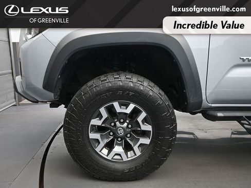 Used 2019 Toyota Tacoma TRD Off-Road AWD/4WD image 9