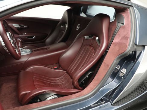 Used 2006 Bugatti Veyron image 23